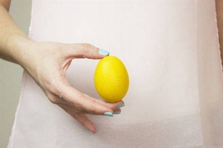 Photo œuf jaune de pâques
 ballon