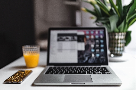 Foto Laptop peralatan elektronik
 teknologi komputer pribadi
