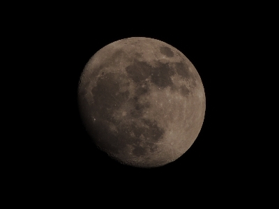 Foto Luna nuvole piena fenomeno atmosferico
