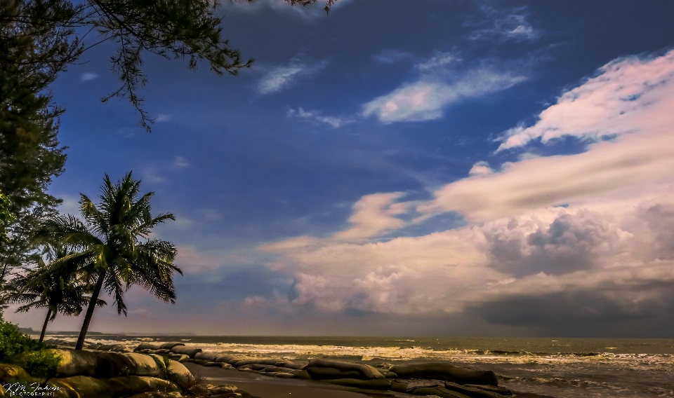 Pantai lanskap langit awan