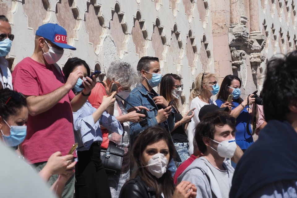 Perugia
 maschere covid
 persone