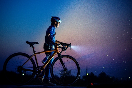 Foto Sepeda bersepeda langit biru