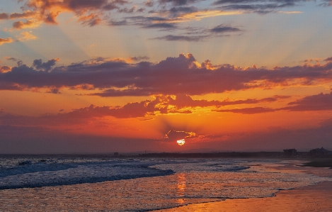 Foto Tramonto cielo riverbero
 orizzonte