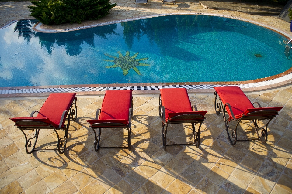 Mobili da esterno
 mobilia proprietà piscina
