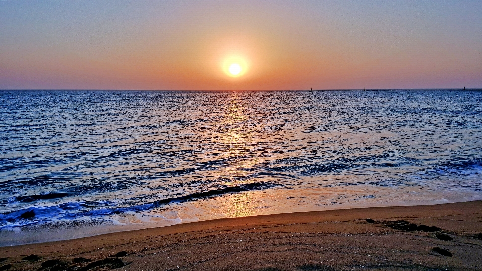 Korea laut matahari terbit timur
