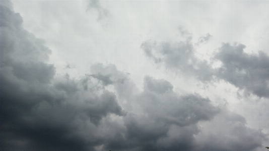 Foto Langit biru abu-abu hari