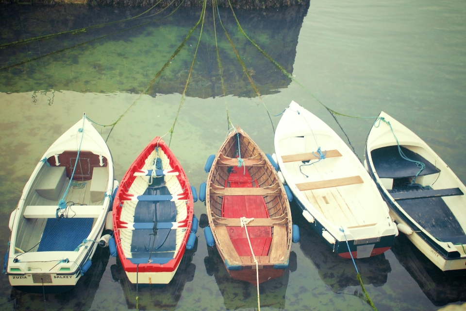 Water transportation vehicle skiff boat