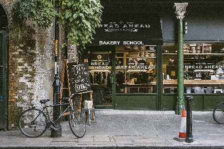 自転車 市街地
 建物 スナップショット 写真