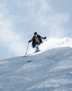 Foto Salju pemain ski main