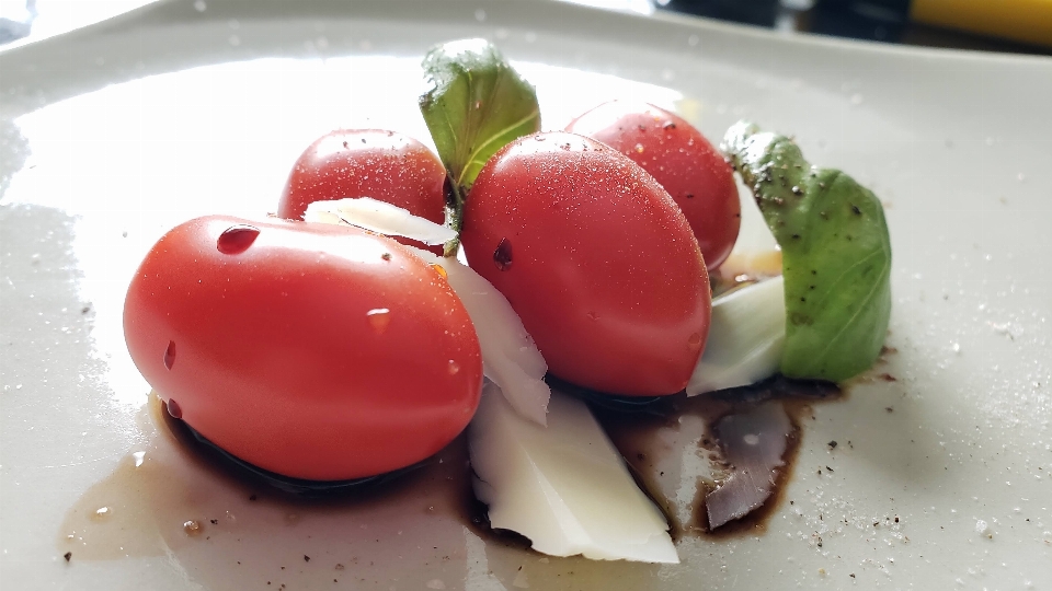 Tomate cereja
 vinagre manjericão