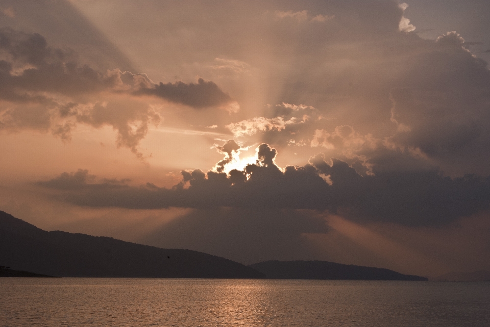 Sky cloud horizon water