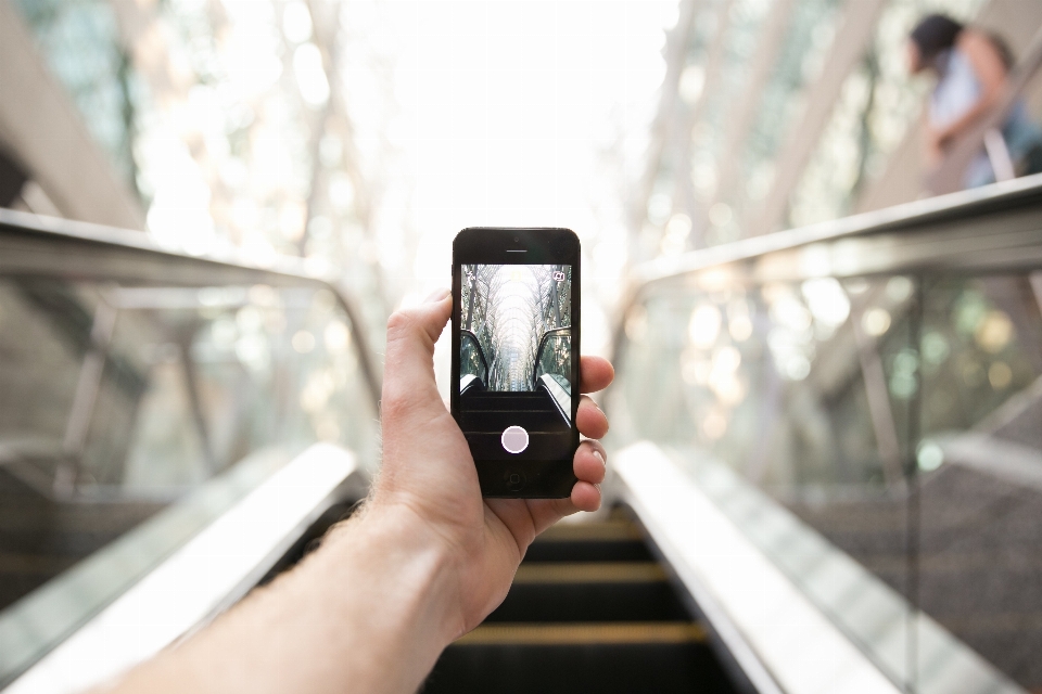 Aggeggio cellulare
 smartphone dispositivo di comunicazione portatile
