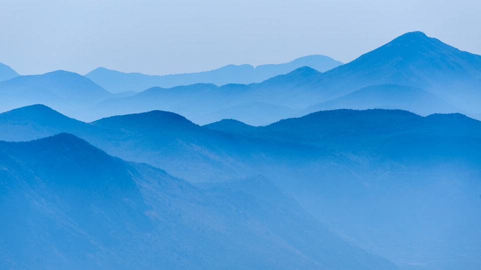 蓝色的 天空 山地地貌 山