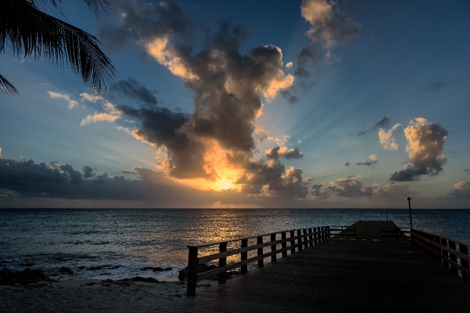 Cielo nube horizonte mar