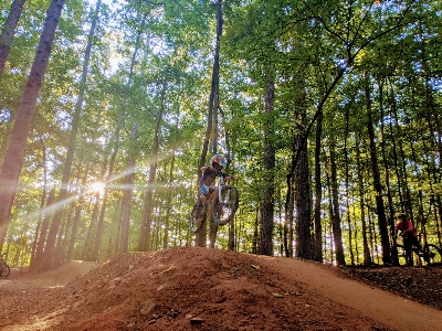 Foto Anak-anak bermain mtb
 sepeda gunung