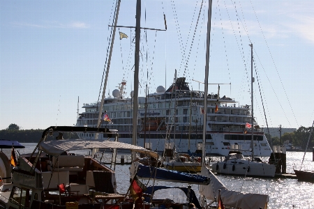 Schleuse brunsbuettel vehicle marina water transportation Photo