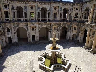 Foto Medieval fortaleza
 castelo pátio
