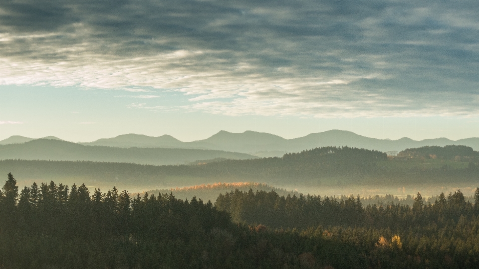 Ciel nature phénomène atmosphérique
 nuage