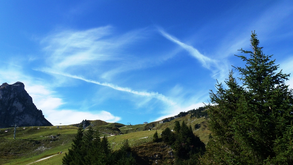 Céu natureza relevo montanhoso
 paisagem natural
