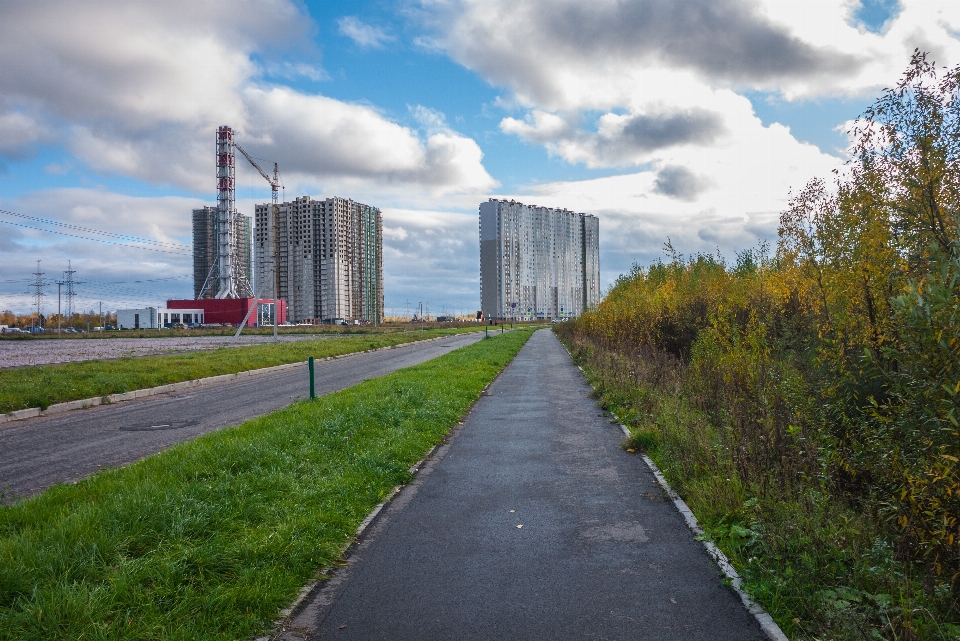 Immagine giorno cielo area metropolitana
