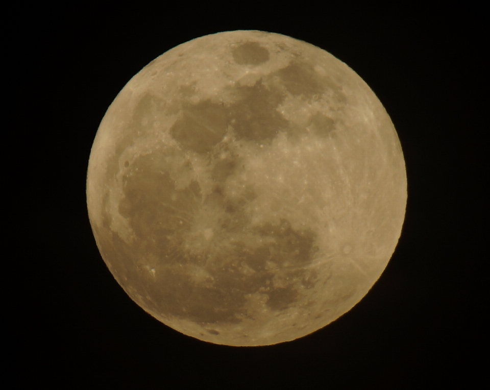 Lune pleine événement céleste
 phénomène atmosphérique
