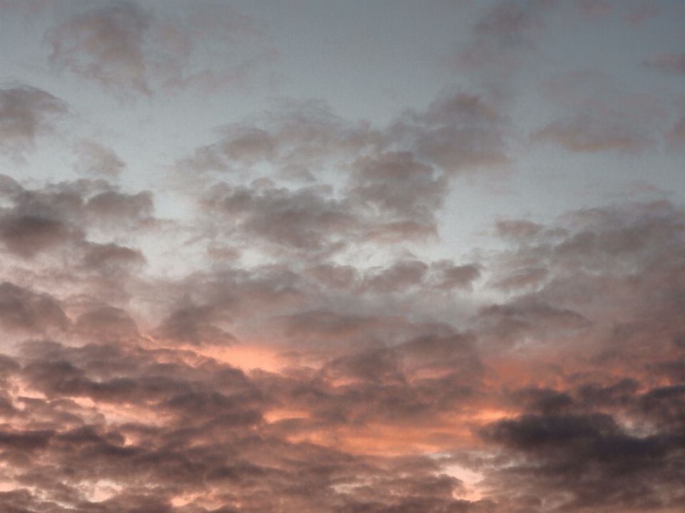 Nube cielo sol naranja