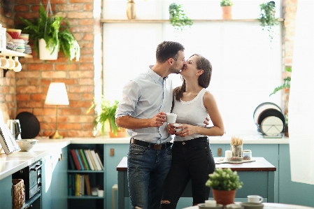 Foto Penuh kasih sayang
 dapur apartemen menarik