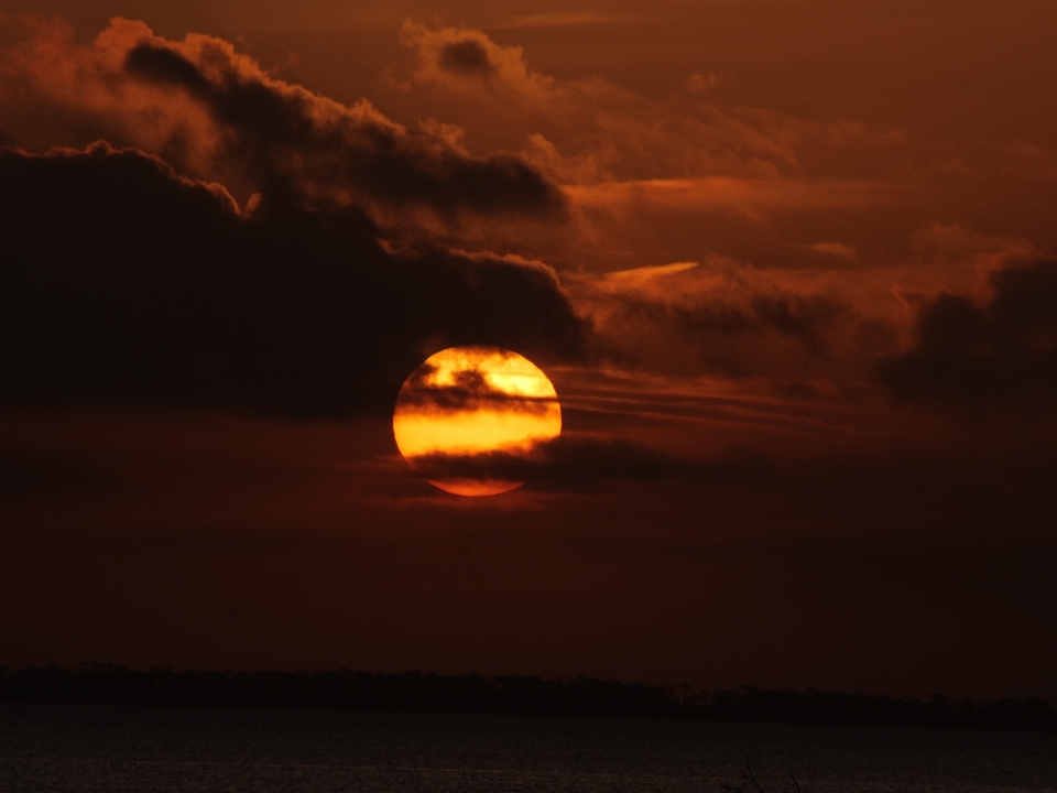 Red sky sunset dusk clouds