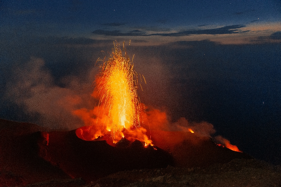 火山 岛 第勒尼安海
 意大利