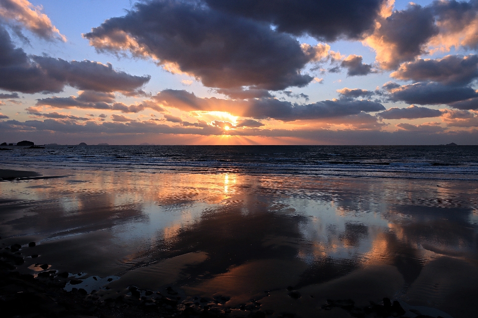 Unyeo strand von korea
 sonnenuntergang himmel