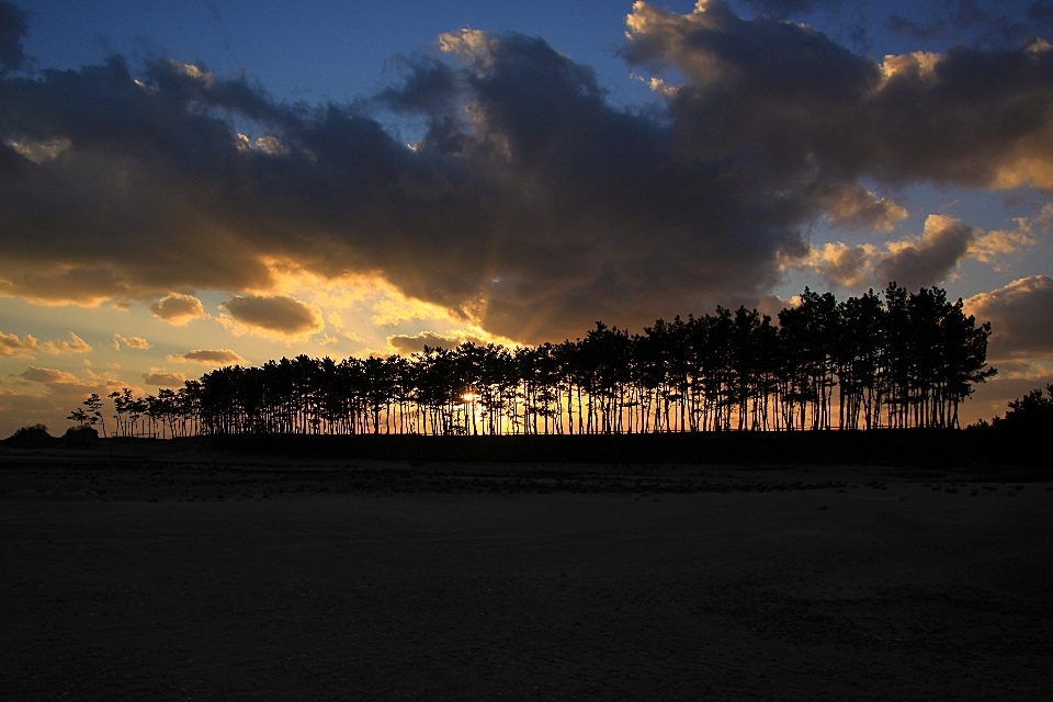 Sunrise sunset west sea of korea beach