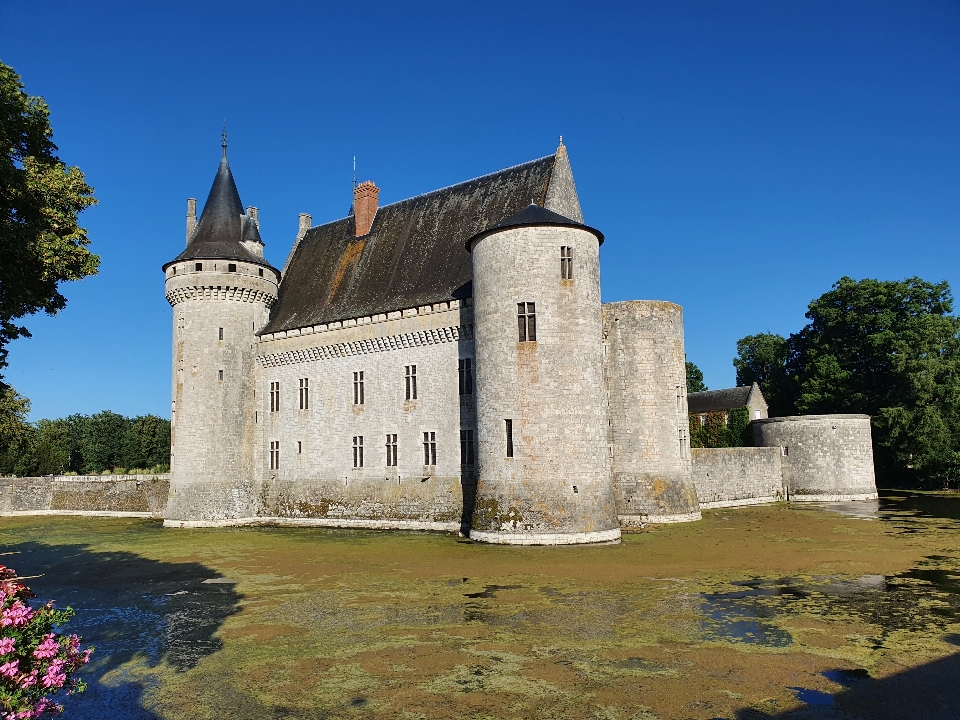 Besudeln
 loire
 schloss mittelalter
