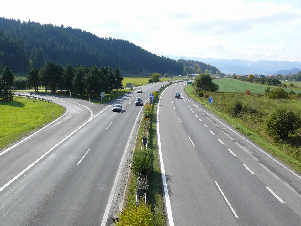 Autostrada infrastruktura transportowa
 transport drogi