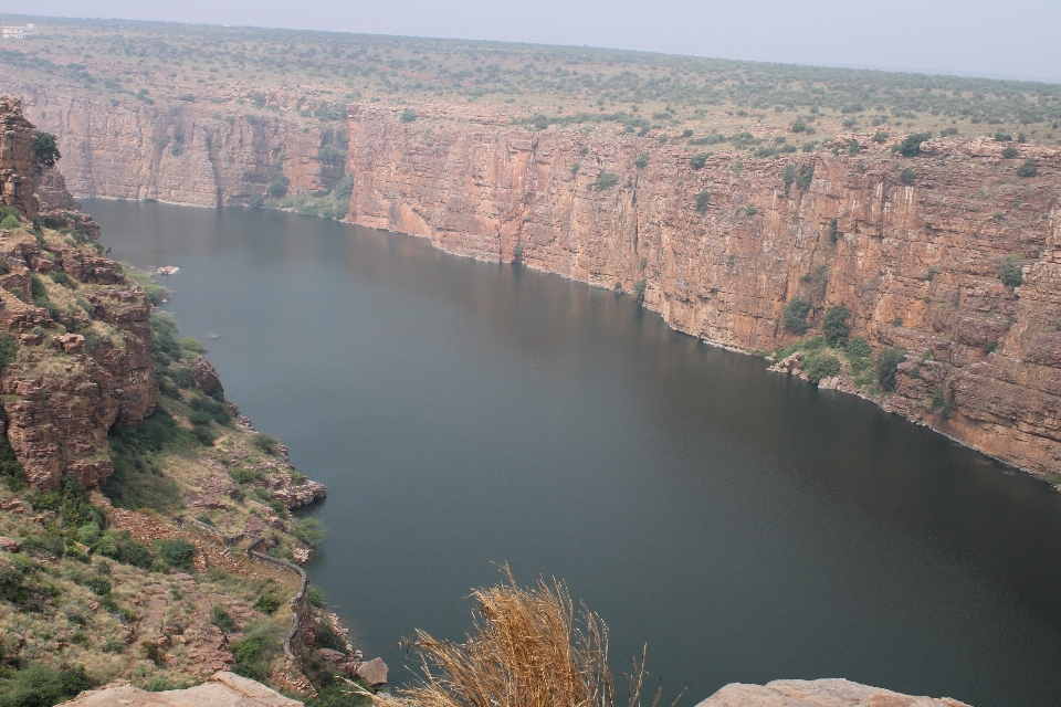 Natural body of water terrain formation