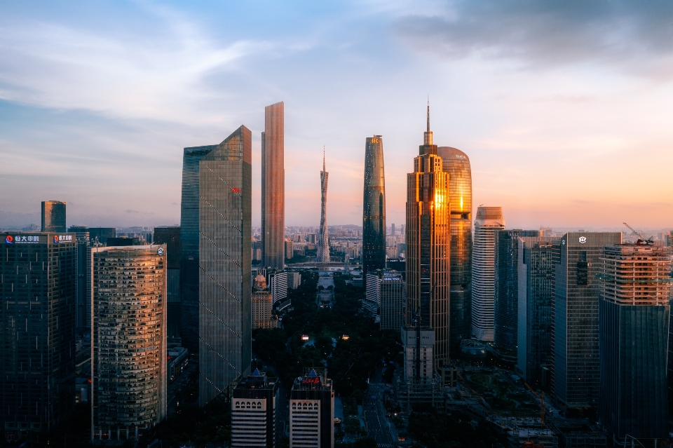 Kota blok menara
 langit siang hari