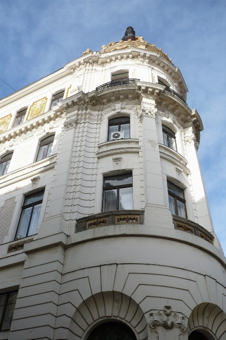 Natürlich himmel gebäude fenster