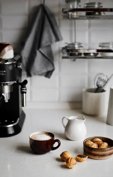 Peralatan makan
 perlengkapan minum
 cangkir kopi perangkat server
