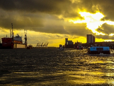 Hamburg elbe sunset clouds Photo