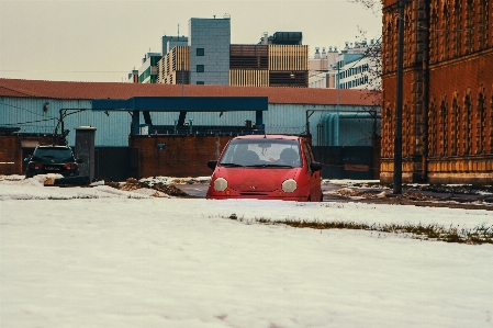 Foto Imagens pneu carro prédio