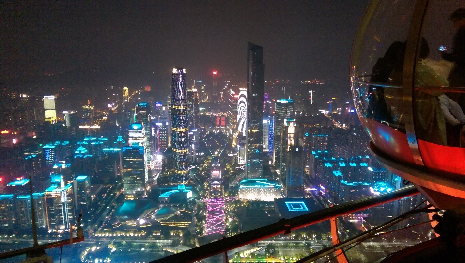 Grande roue
 tour de guangzhou
 ville lumière