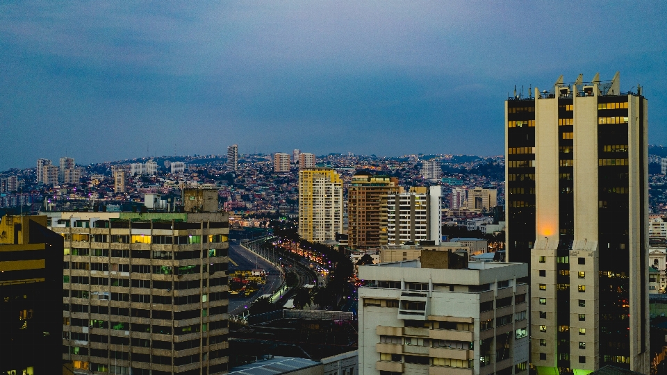 Cielo edificio nube rascacielos