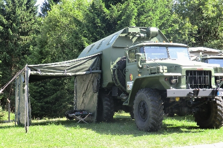 Foto Chafurdar
 o passeio
 mostrar carro do exército
