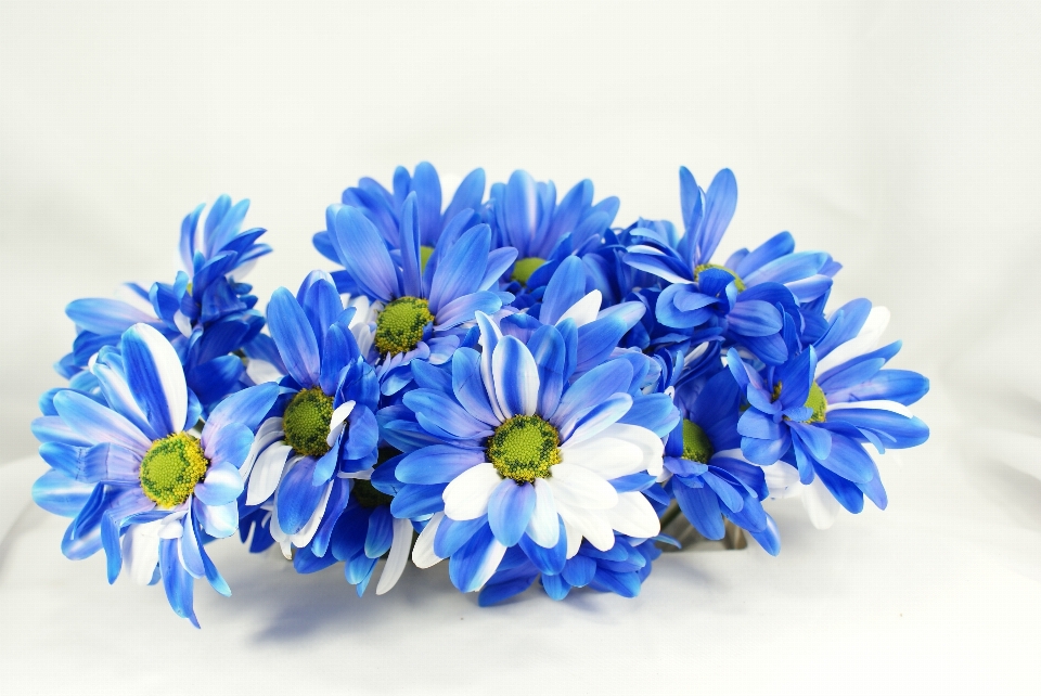 Blue flower bunch vase