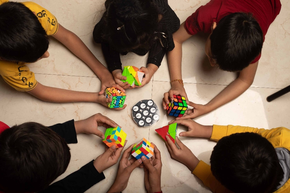 Rubik küp
 küp çözmek en büyük mağazası
