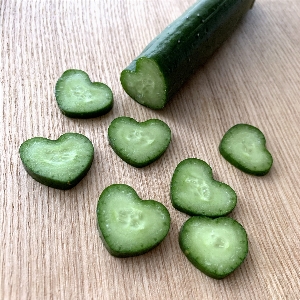 Foto Pepinos coração vegetal feliz