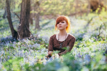 Foto Donna fiore pianta persone in natura
