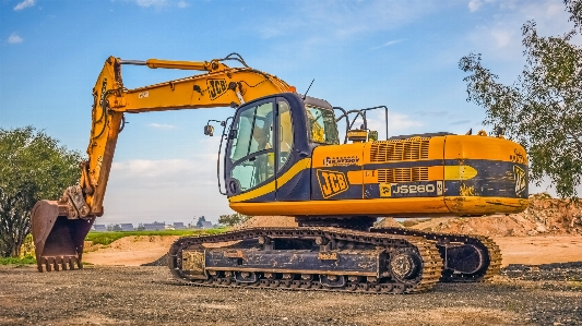 Car sky land vehicle cloud Photo