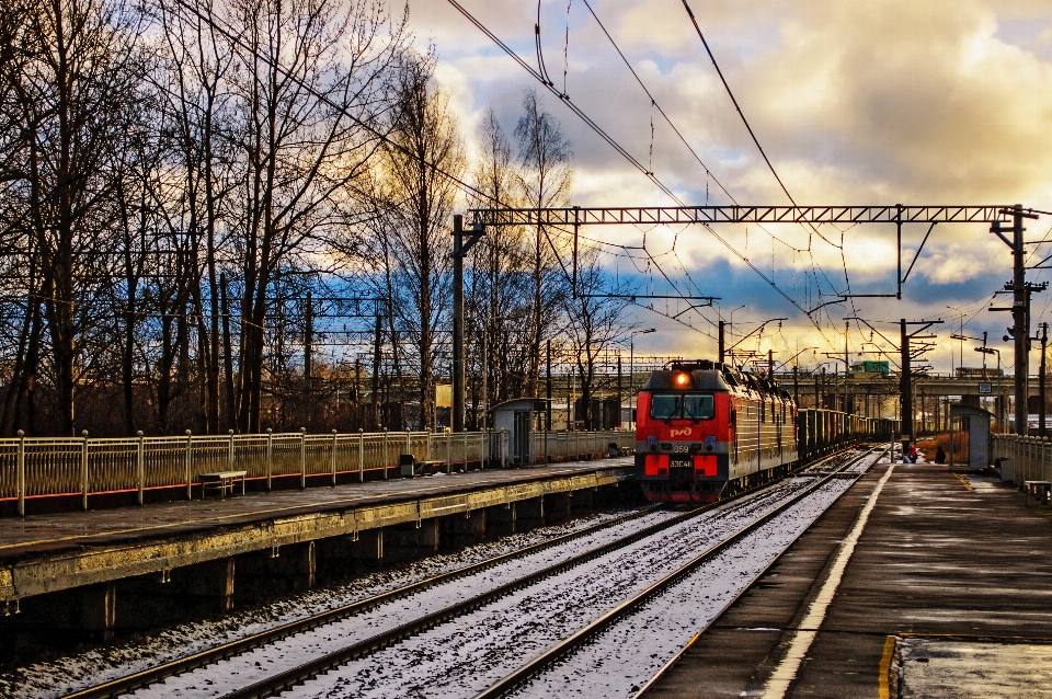 Obrazy pociąg chmura niebo