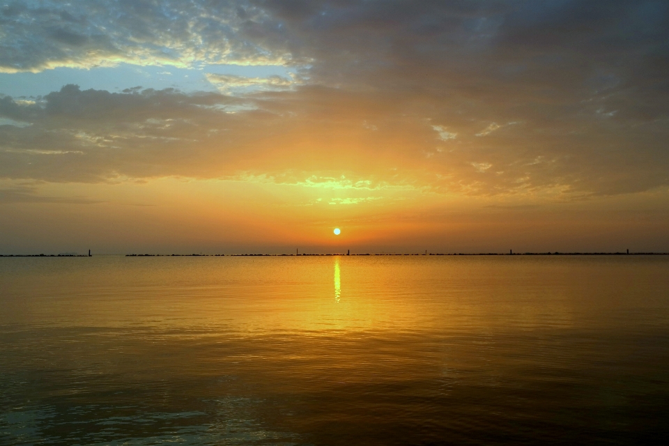 Amanecer agua nube cielo