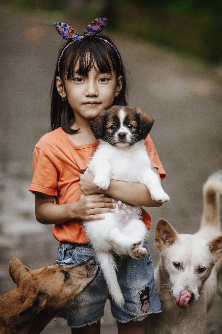 Wanita kulit anjing putih